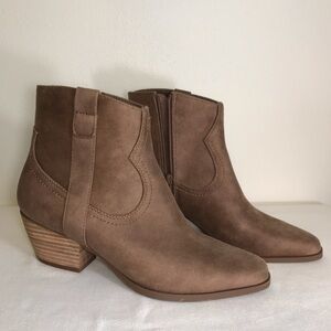 DV Dolce Vita women’s boots- Perdue faux suede ankle booties w zipper sz 9 NWOT